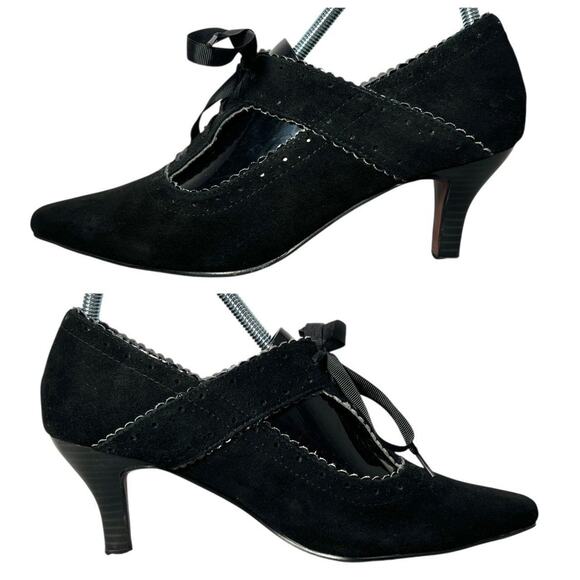 Y2K Black Leather Kitten Heels Sz 9W Pointed Toe Lace-Up Scalloped Edges Witchy - Picture 1 of 8